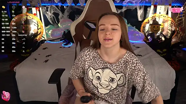 FoxyShy live XXX chat