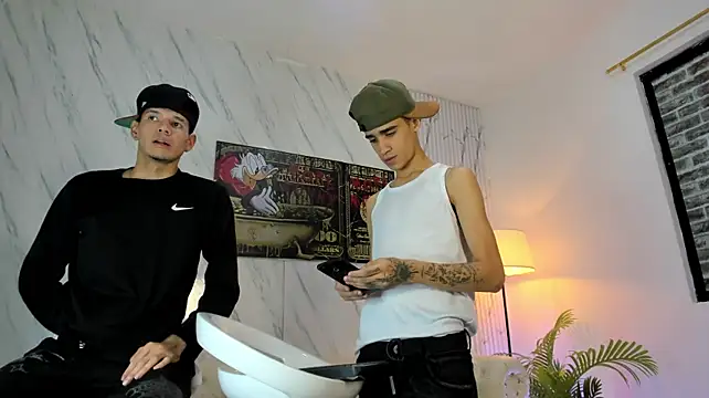 Chatroom XXX en direct de COOL_BOYS2