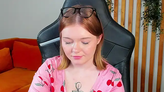 ElinaVale's Live XXX Chat
