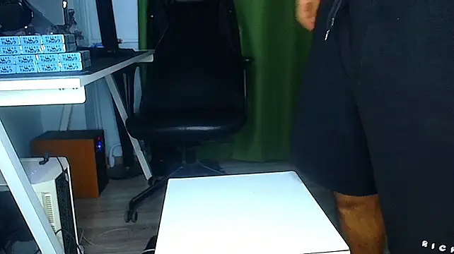 AndrewBanner 라이브 XXX 채팅