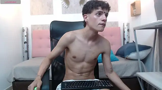 sebitas_27's Live XXX Chat