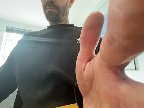 Luckyenglishmanx's Live XXX Chat