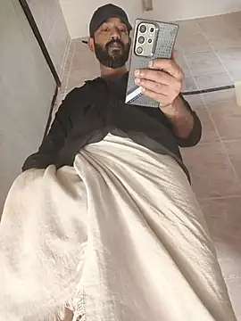 Chatroom XXX en direct de MalluBeard