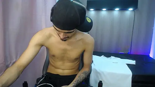 Tayson_Hot élő XXX-chatje