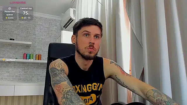 JonahShaw élő XXX-chatje