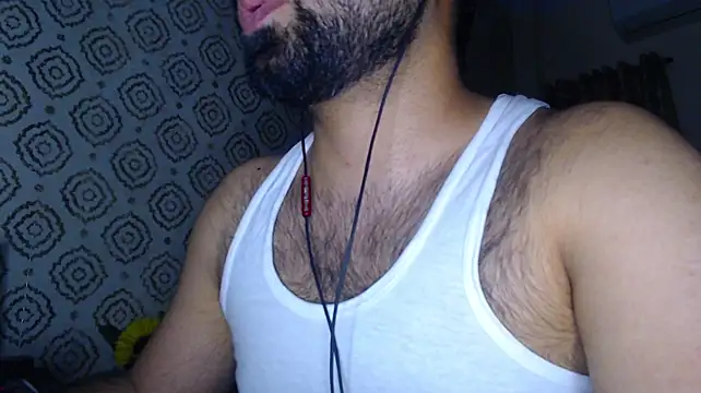 cutebeardi XXX чат на живо