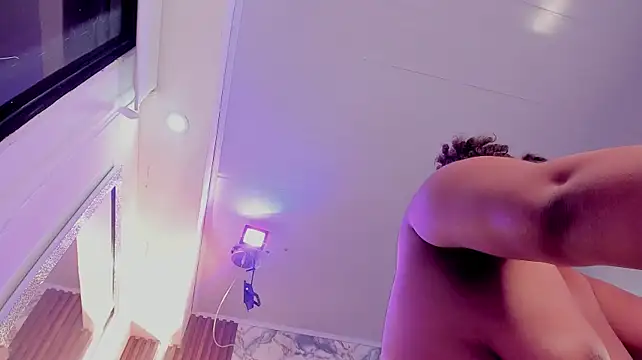 mia_rouxx1's Live XXX Chat