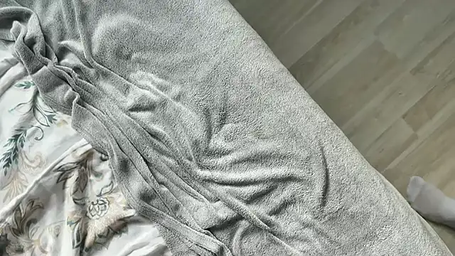 Prunettemasqueeoff's Live XXX Chat