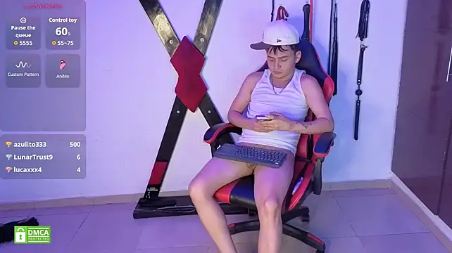 צ'אט XXX בשידור חי של GoldenBoyDuo