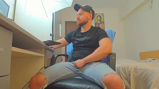 Show modela Ryanstone_ na web-kameri