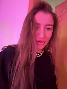 AlexaVee_ Adlı Modelin Canlı XXX Sohbeti