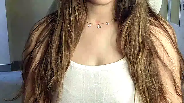 Nyra-Goddess Live XXX Chat