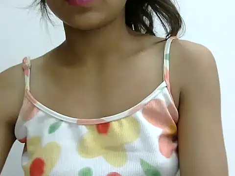 Rachna_T Chat XXX in diretta
