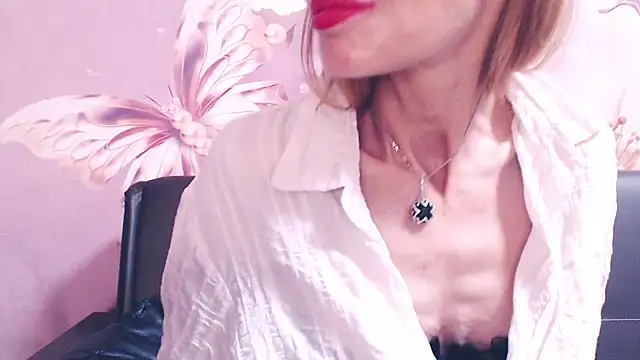 BlondPussy Chat XXX in diretta
