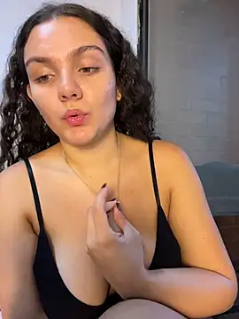 Eva_stark10 Adlı Modelin Canlı XXX Sohbeti
