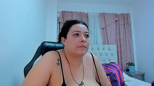 Chatroom XXX en direct de JulietaKane