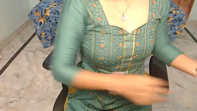 Deevisha-queen's Live XXX Chat