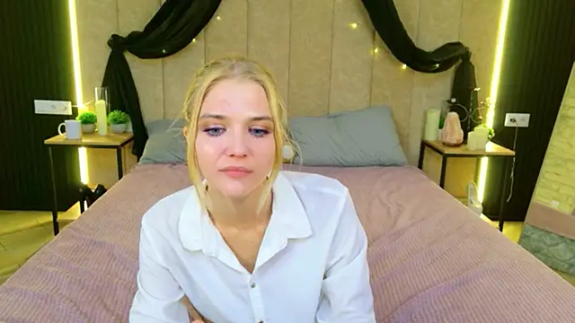4example_Chloe live XXX chat