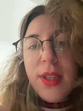 kate_nicepops1313 Show in webcam