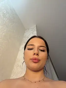 Immy_Megan Chat XXX in diretta