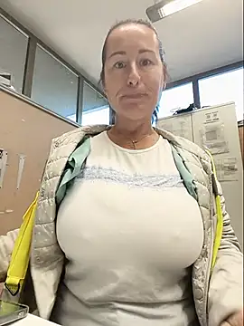 bichota85n Live XXX chat