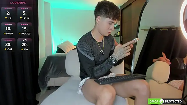 twinguys' Live XXX Chat