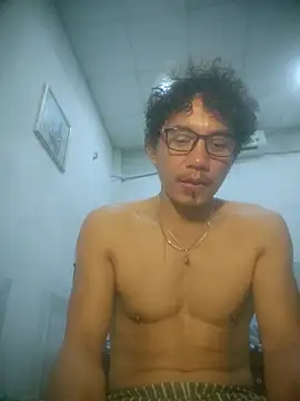 traiwe06 XXX чат на живо