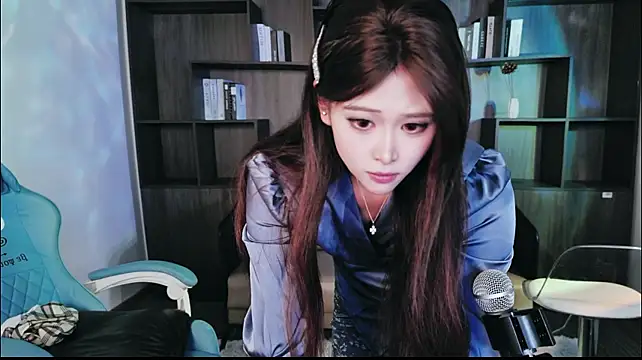 yiyi__01 Chat XXX in diretta