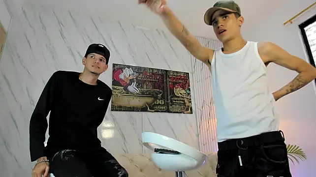 COOL_BOYS2 Chat XXX in diretta