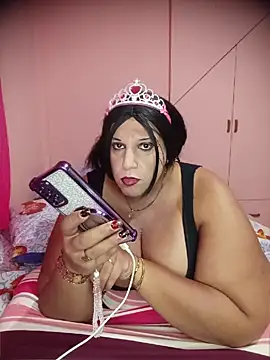 Strongshemail élő XXX-chatje