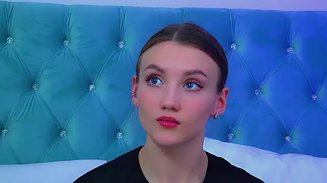 XXX chat uživo modela StacyEvances