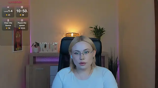 Chat +18 de Tina_Walker ao vivo