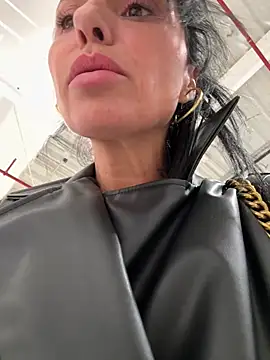 Chatroom XXX en direct de KimKelly13