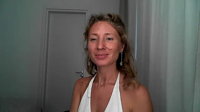aurelline Adlı Modelin Canlı XXX Sohbeti