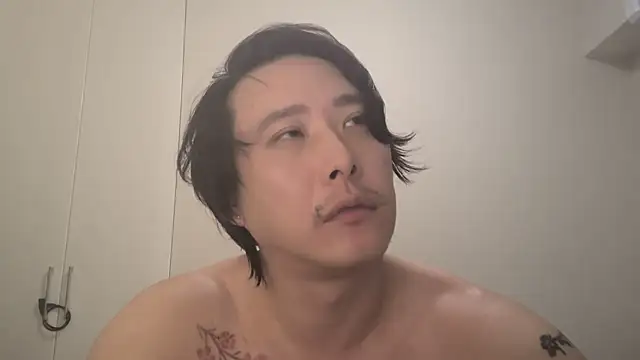 Chat XXX ao vivo de straightsakura