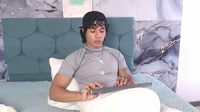 Chat +18 de MaximilianRoth ao vivo