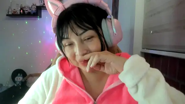 Shaddycute_ live XXX chat