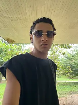Maximo_Juli Live XXX-Chat