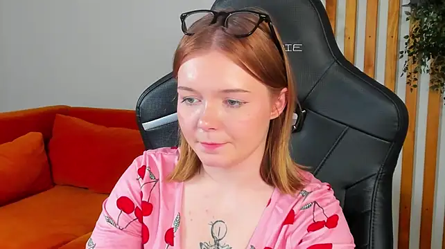 ElinaVale's Live XXX Chat
