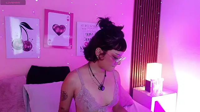 Czat XXX na żywo – miila_stone