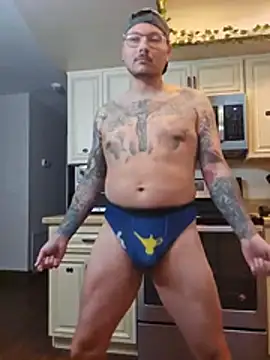 MrBiggBallz Show in webcam