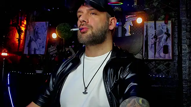 LexHardy Chat XXX in diretta