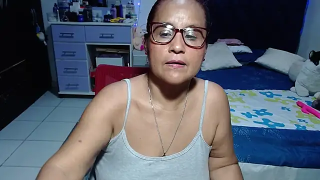 pervert_mommy_'s Live XXX Chat