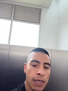 willclayyn Live XXX chat