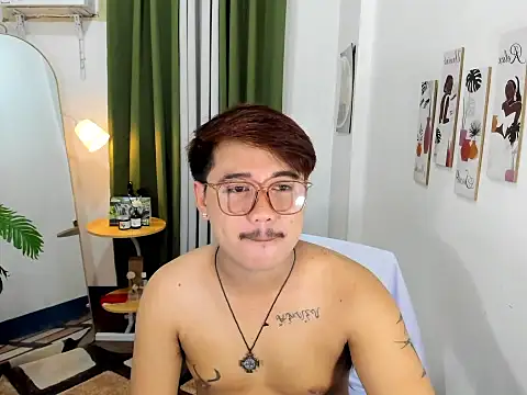 GabinJuicyHugeCock 网络视讯表演