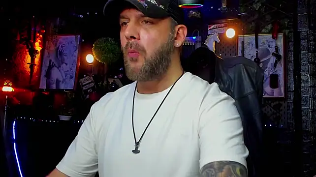 LexHardy Chat XXX in diretta