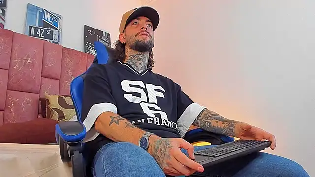 Chat XXX en directo de ALPHA_MASTER1