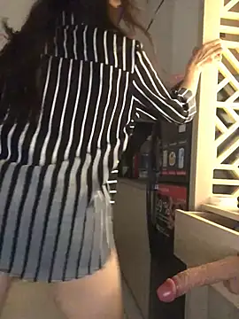 Writhing_First's Live XXX Chat