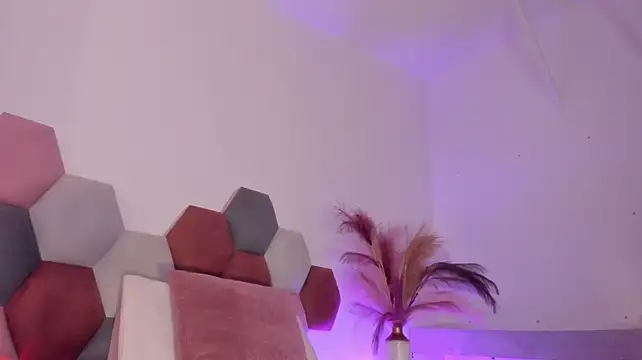 LilaRoss Adlı Modelin Canlı XXX Sohbeti
