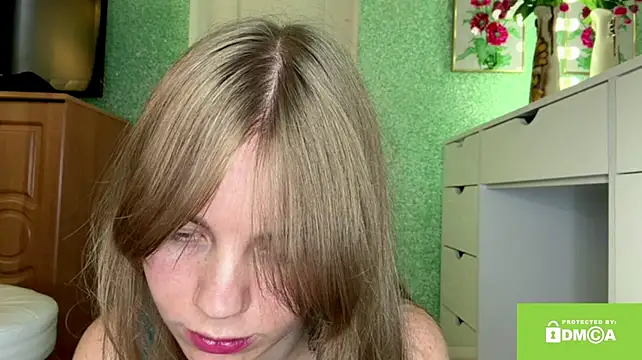 XXX chat uživo modela SunnyStrike